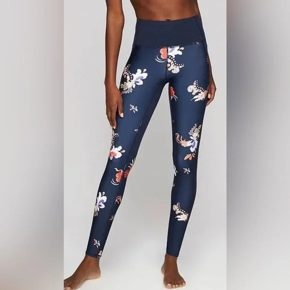 Athleta High Rise Gilded Tux Chaturanga Tight Navy Floral Print Leggings medium - Picture 1 of 5